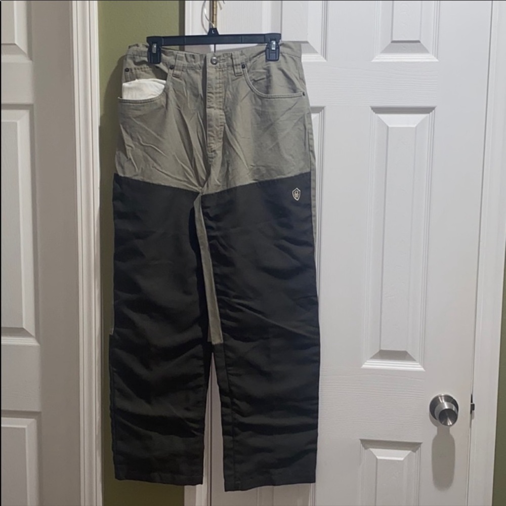 Hunting pants used to walk through bryars